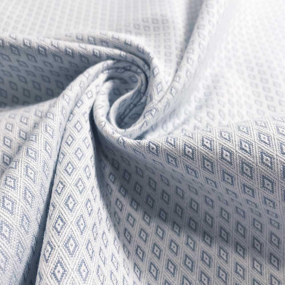 interierove vybavenie letny domcek bavlna modry biely vzorovany textil vankus balaton provensalsky vidiecky dom.jpg